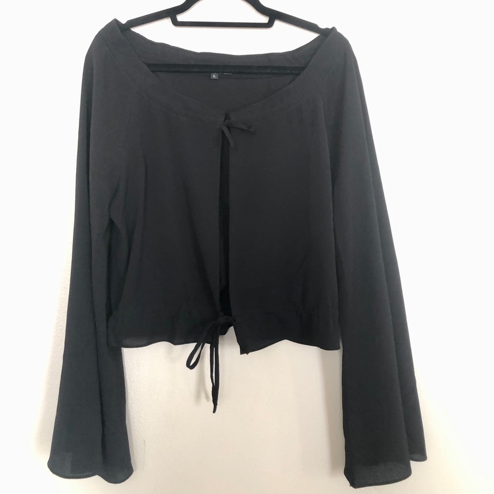 Black Front-tied Crop Top